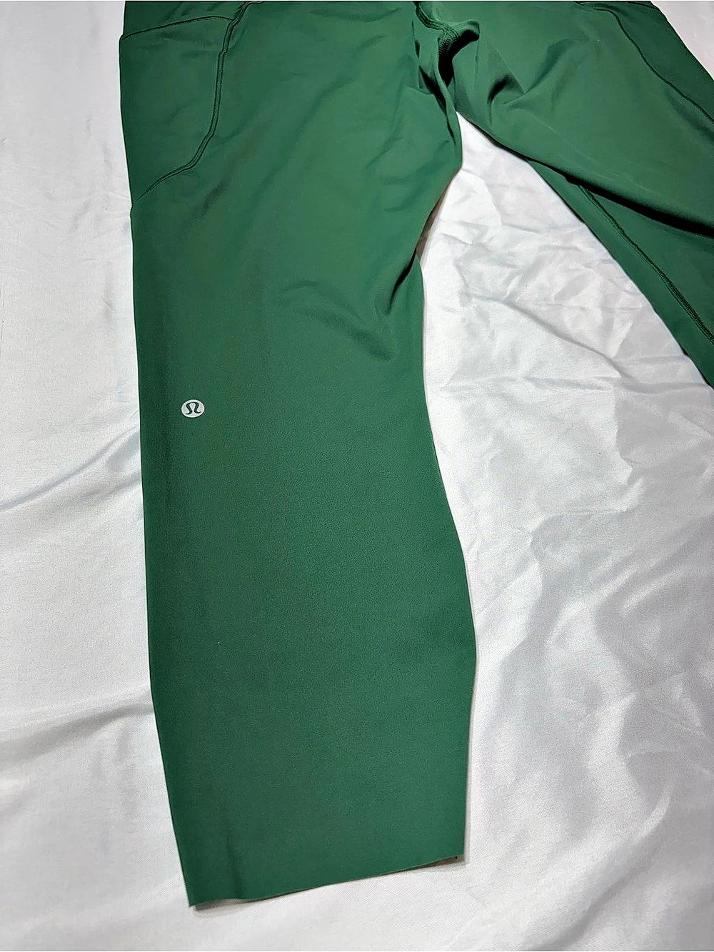 Lululemon Like New High-Rise Crop 23" Green Leggings Size 18- with inside tag
